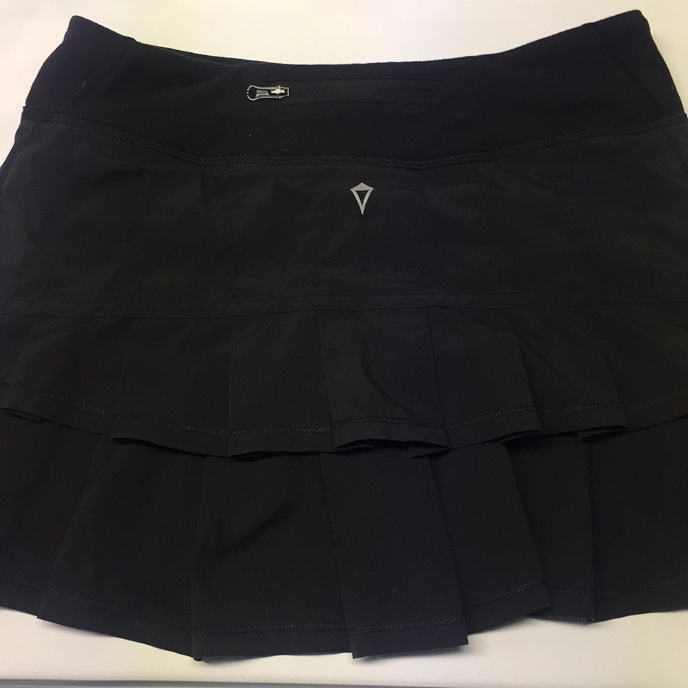 Ivivva ruffle skirt